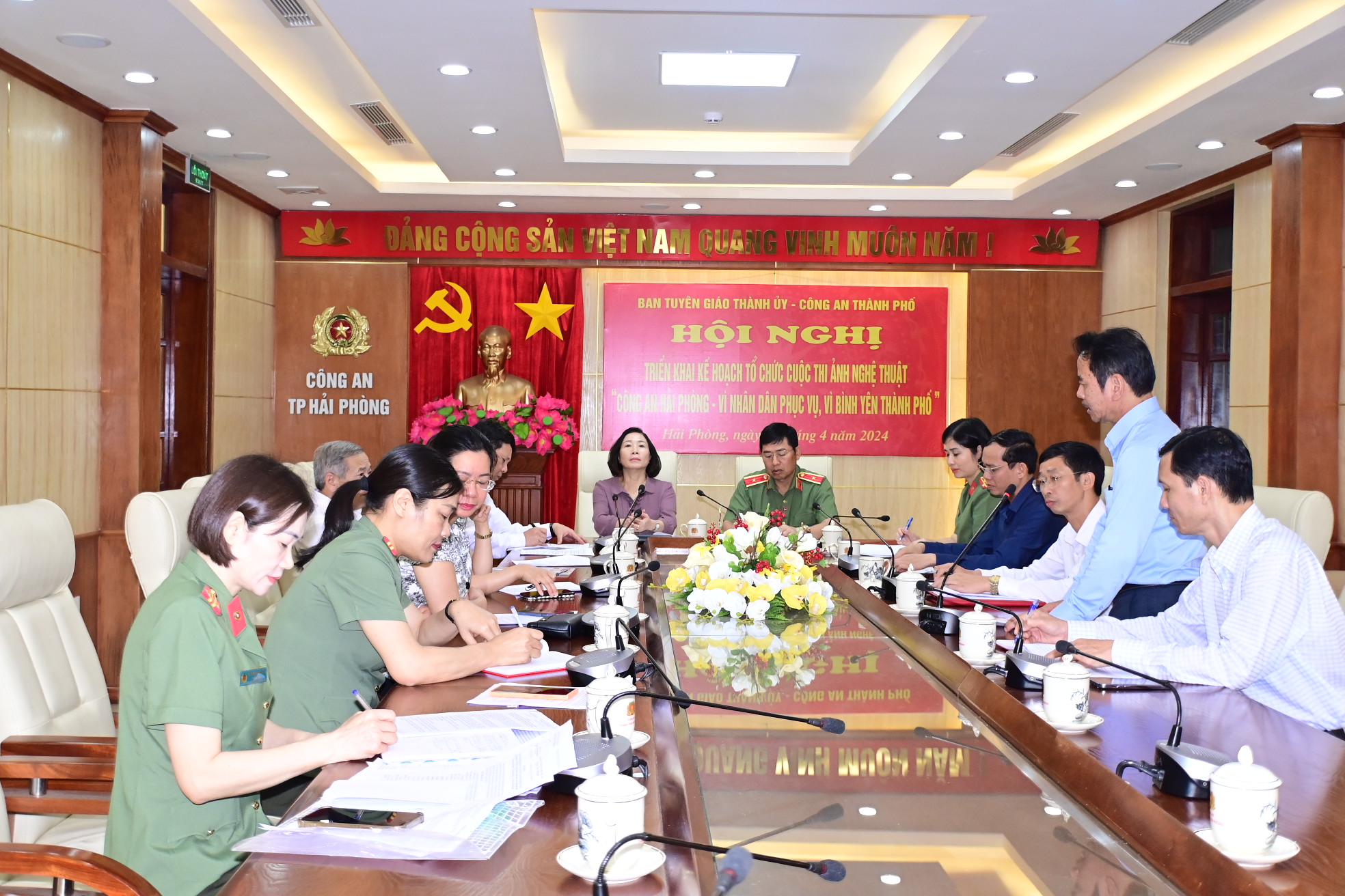 Triển khai Cuộc thi ảnh nghệ thuật “Công an Hải Phòng - Vì Nhân dân phục vụ, vì bình yên thành phố”